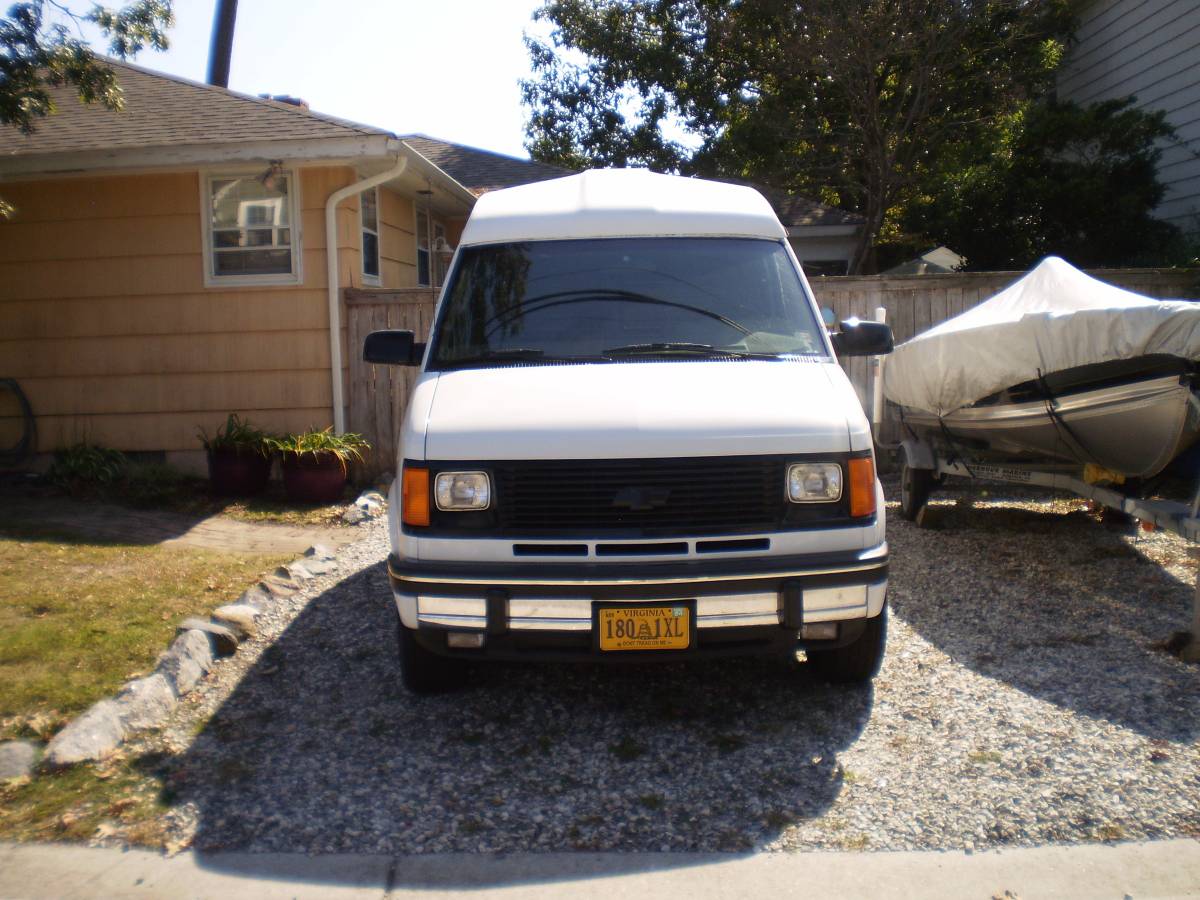 Chevrolet-Astro-passenger-1994-3