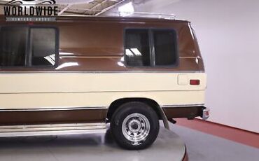 Chevrolet-Beauville-Van-1978-9