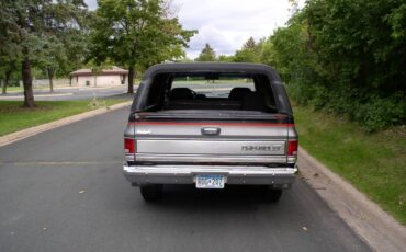 Chevrolet-Blazer-1986-3