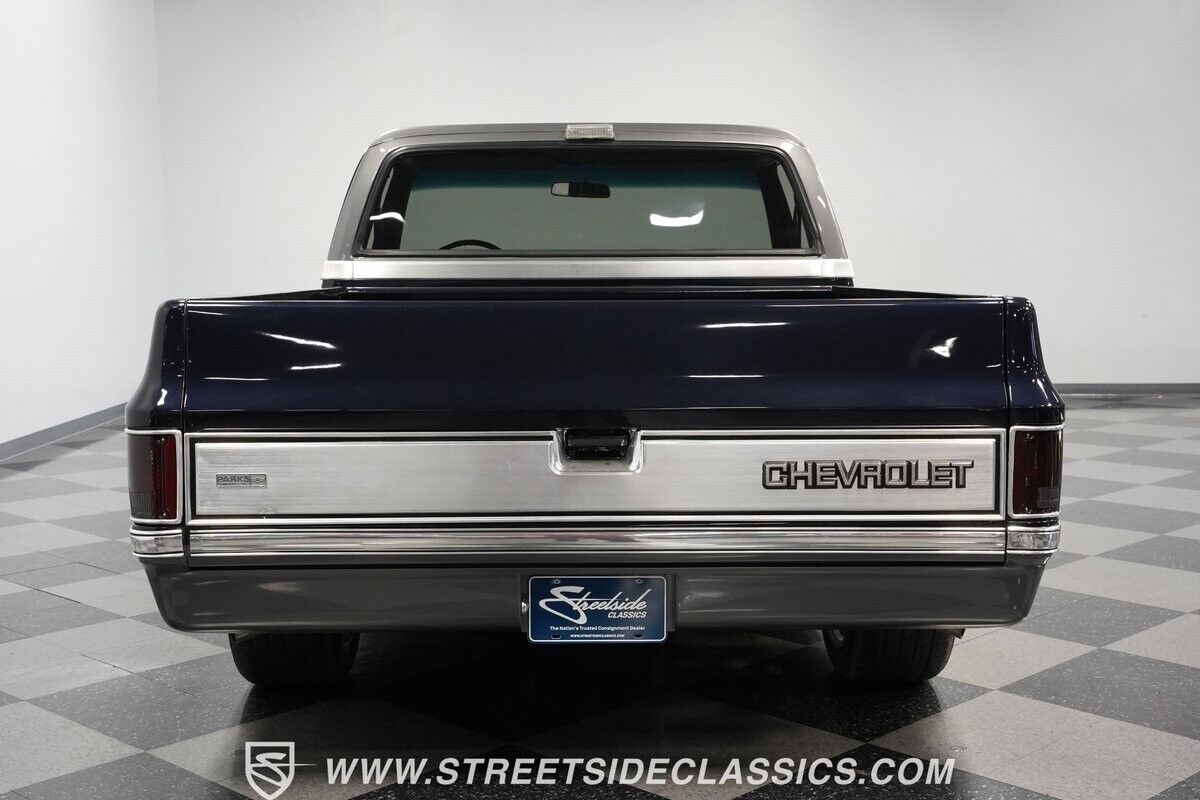 Chevrolet-C-10-Pickup-1983-10