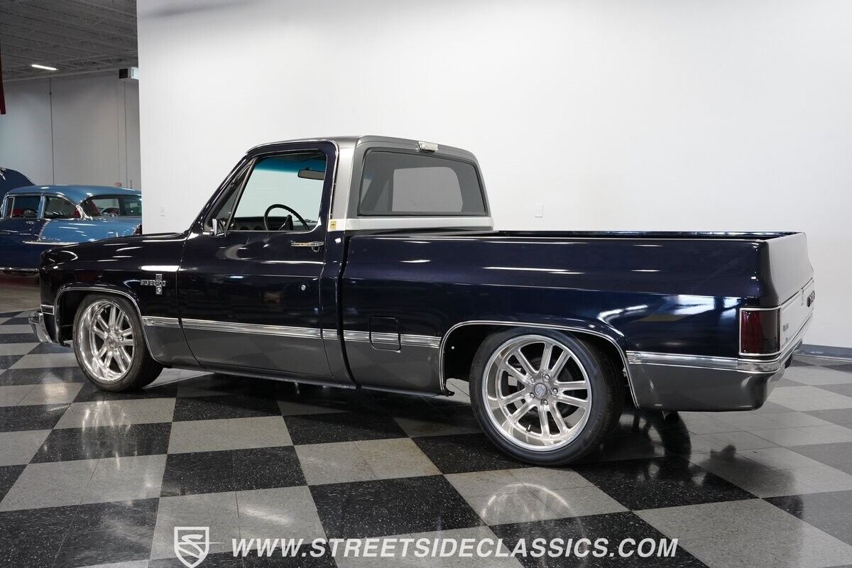 Chevrolet-C-10-Pickup-1983-8