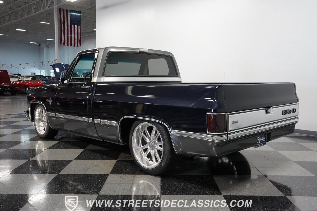 Chevrolet-C-10-Pickup-1983-9