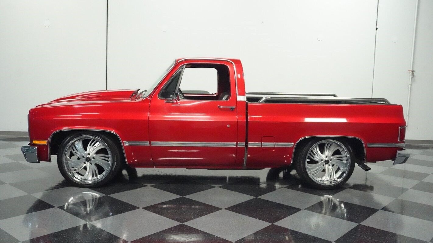 Chevrolet-C-10-Pickup-1985-2