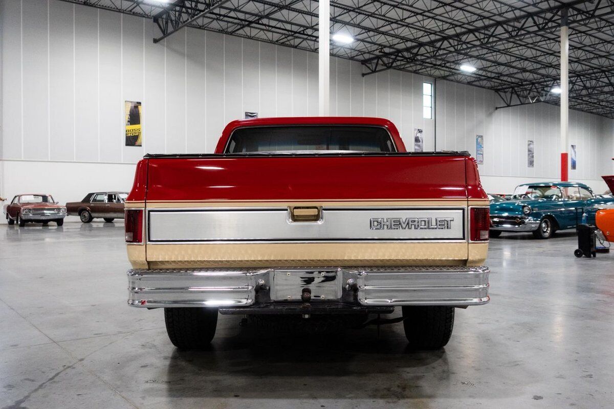 Chevrolet-C-10-Pickup-1985-3