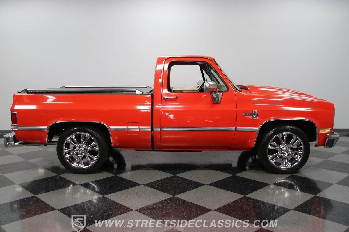 Chevrolet-C-10-Pickup-1986-15