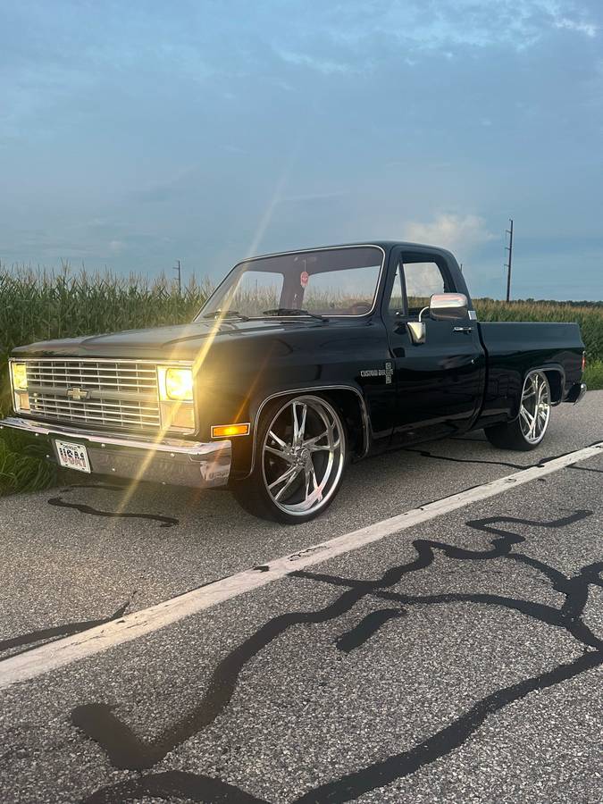 Chevrolet-C10-1983-10