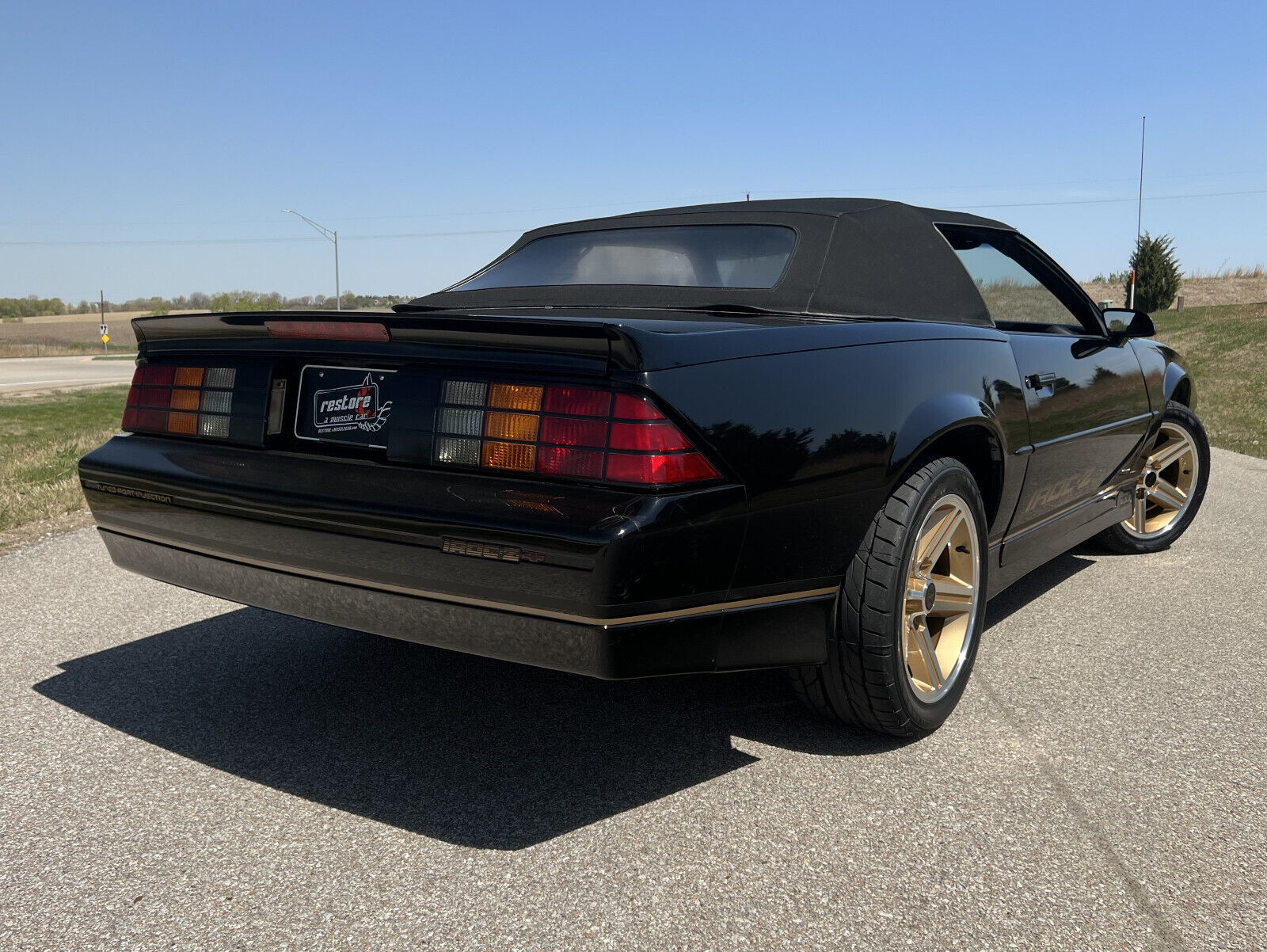 Chevrolet-Camaro-Cabriolet-1988-9