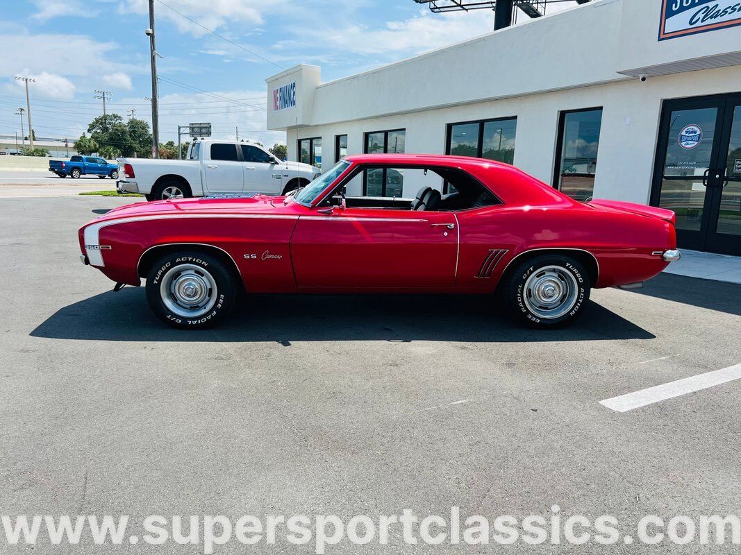 Chevrolet-Camaro-Coupe-1969-1