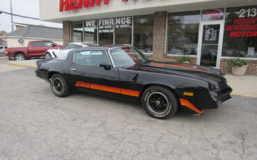 Chevrolet-Camaro-Coupe-1981-1