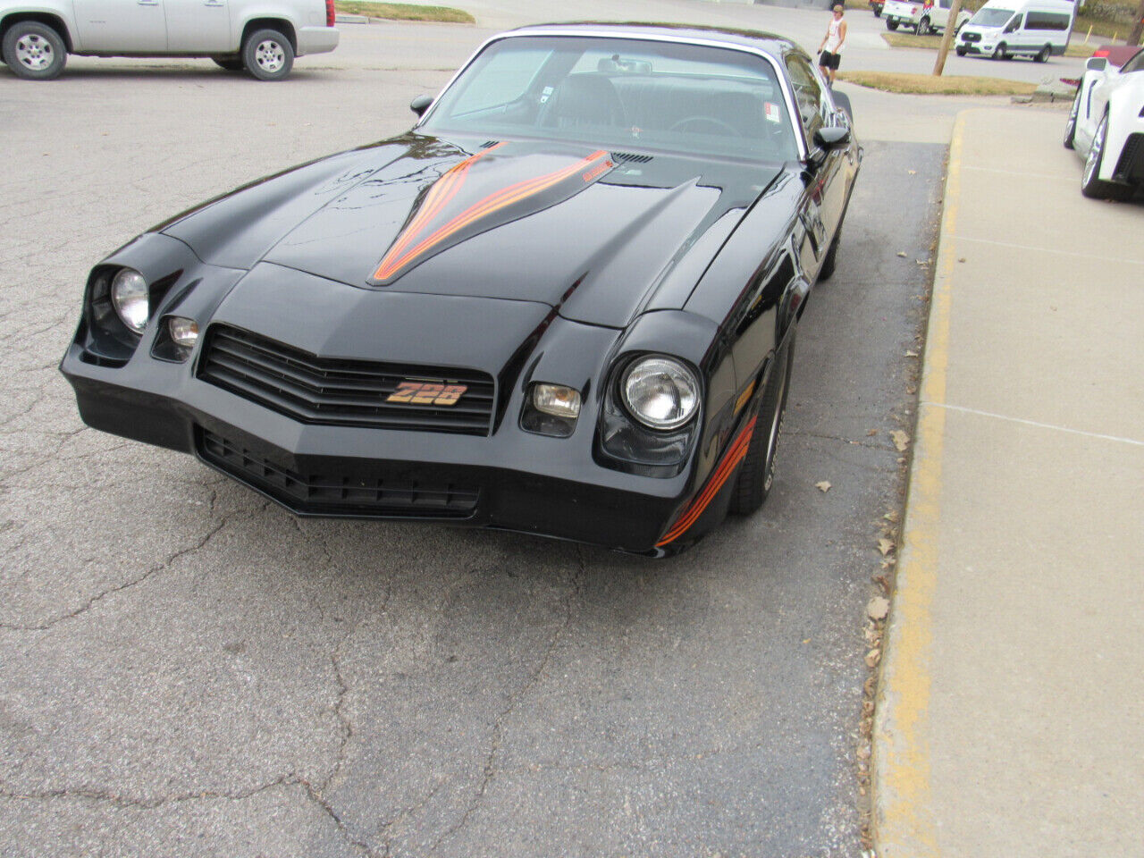 Chevrolet-Camaro-Coupe-1981-4