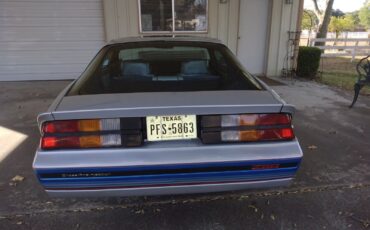 Chevrolet-Camaro-Coupe-1982-3