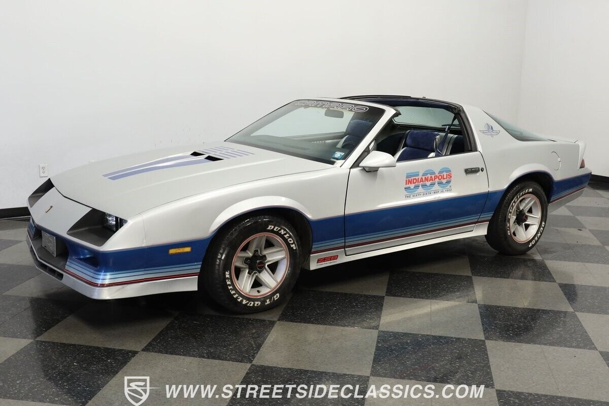 Chevrolet-Camaro-Coupe-1982-6