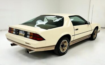 Chevrolet-Camaro-Coupe-1984-4