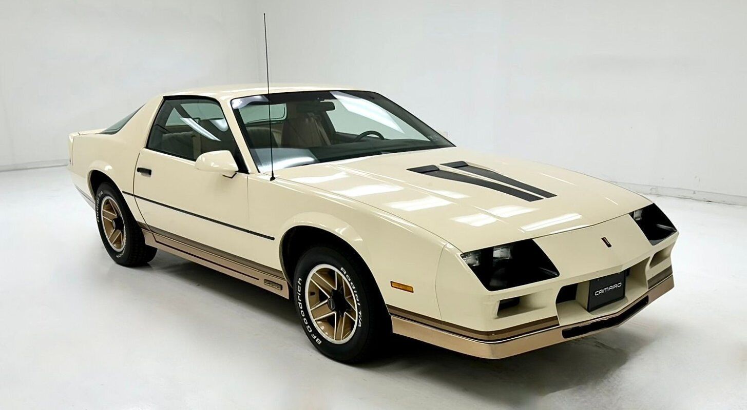 Chevrolet-Camaro-Coupe-1984-6