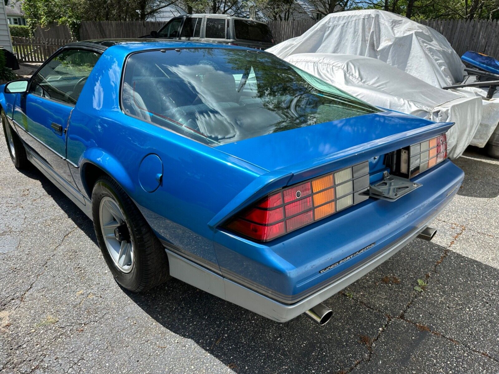 Chevrolet-Camaro-Coupe-1985-1