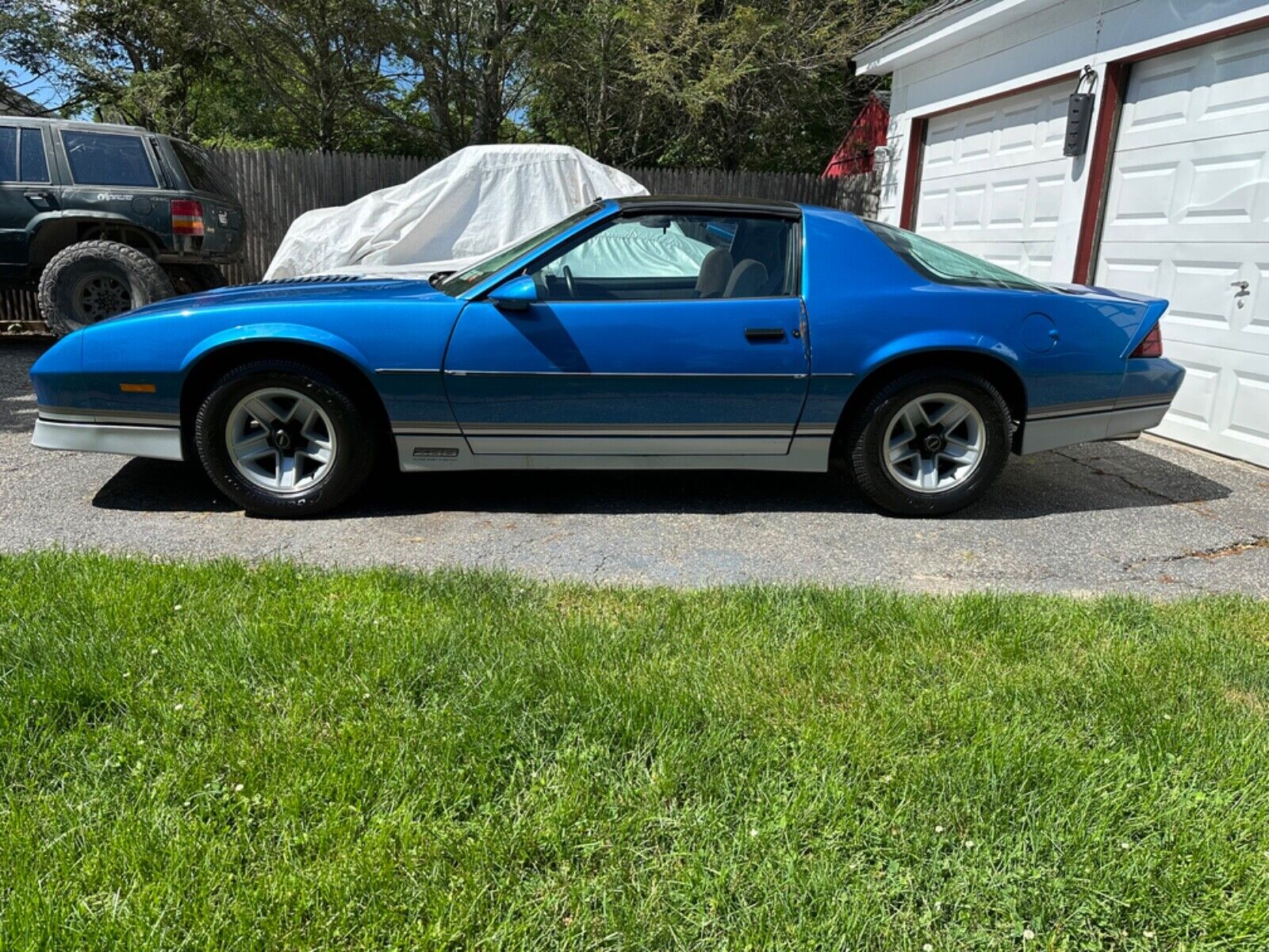 Chevrolet Camaro Coupe 1985