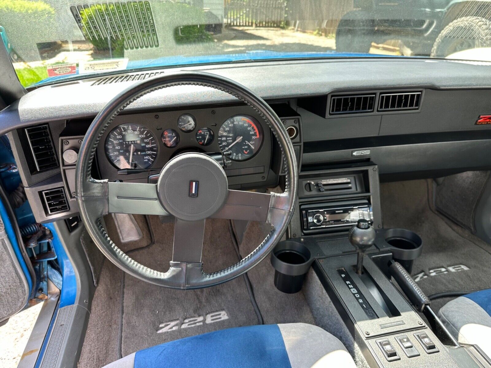 Chevrolet-Camaro-Coupe-1985-7