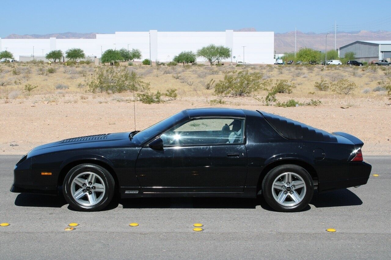 Chevrolet-Camaro-Coupe-1987-5