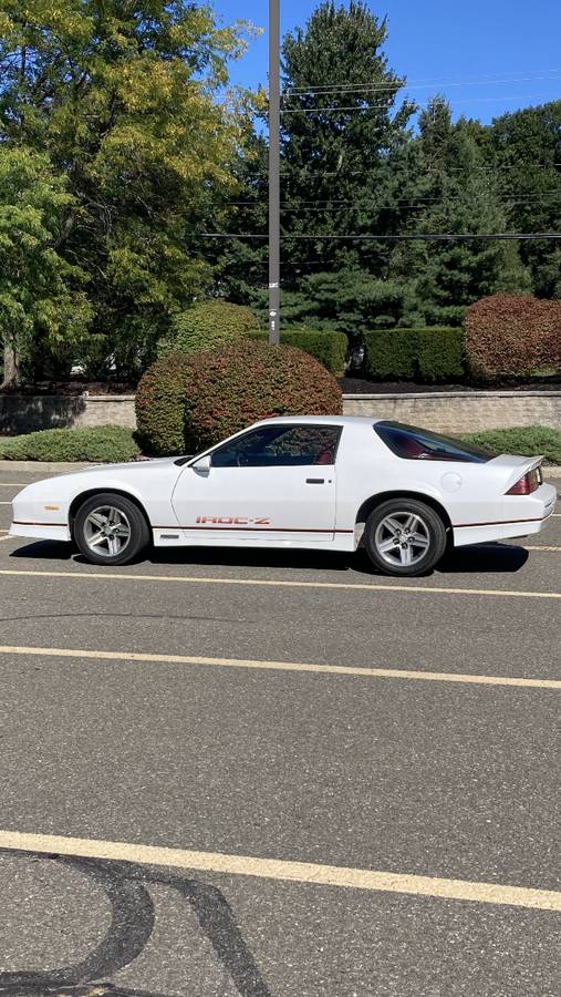 Chevrolet-Camaro-iroc-z28-1987-1