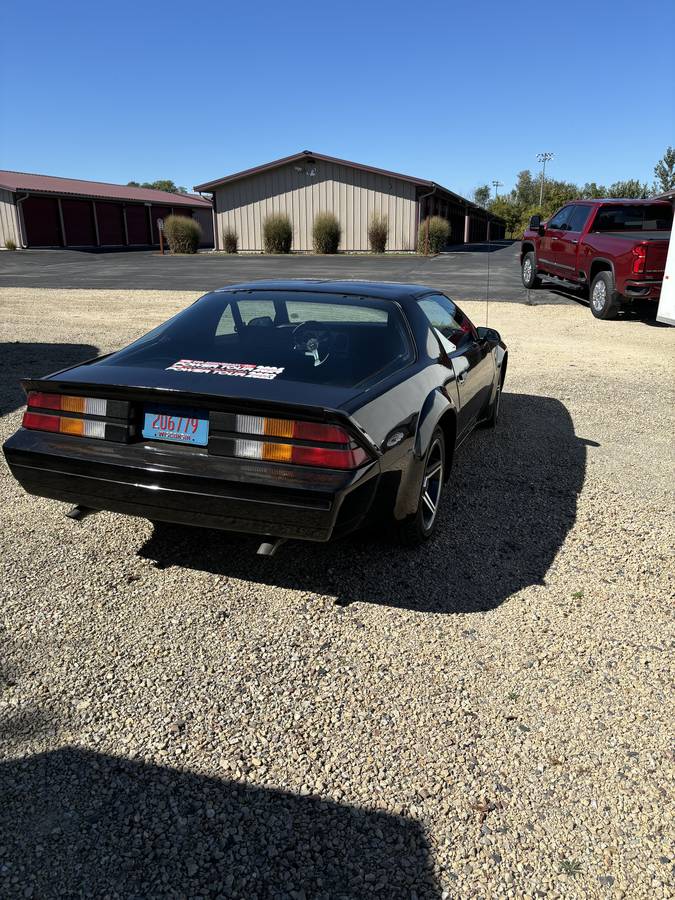 Chevrolet-Camaro-sport-1986-3