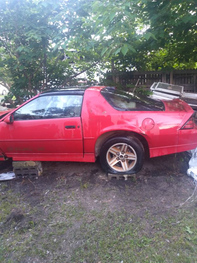 Chevrolet-Camaro-sport-1986-3