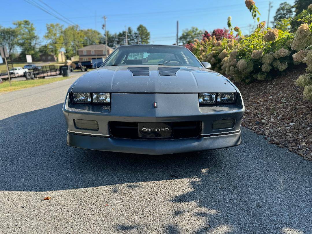 Chevrolet-Camaro-z28-1985-3