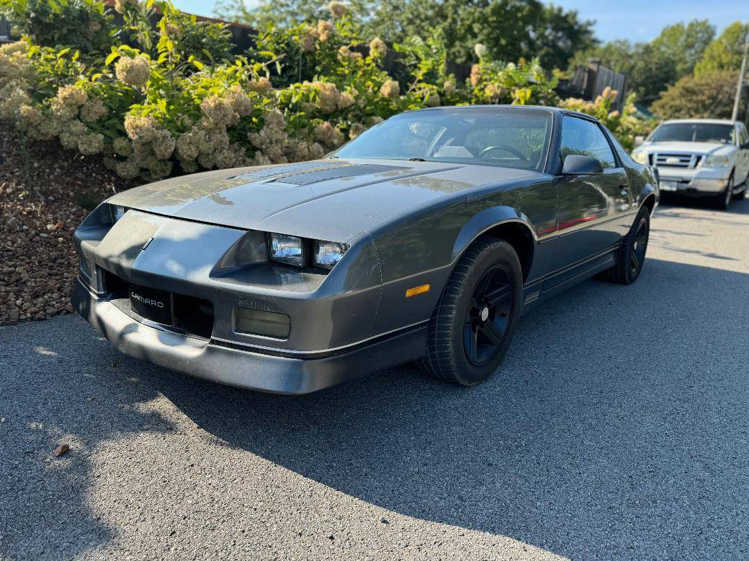 Chevrolet-Camaro-z28-1985-4