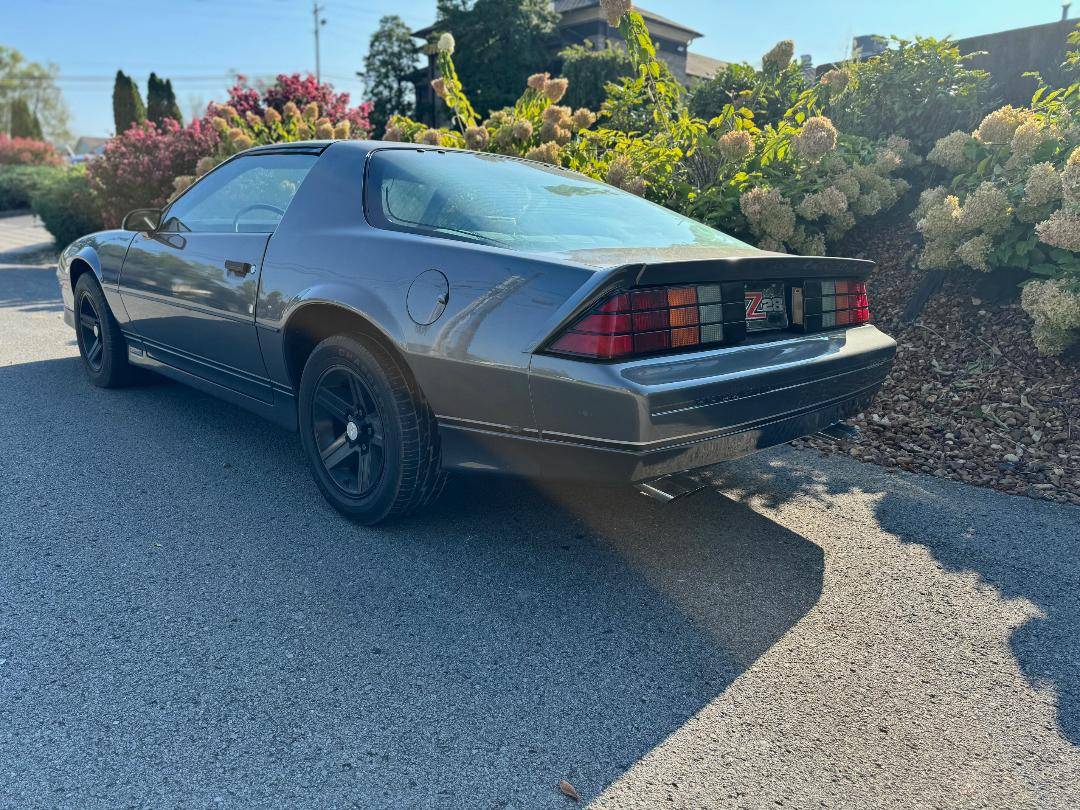 Chevrolet-Camaro-z28-1985-5