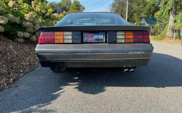 Chevrolet-Camaro-z28-1985-6