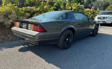 Chevrolet-Camaro-z28-1985-7