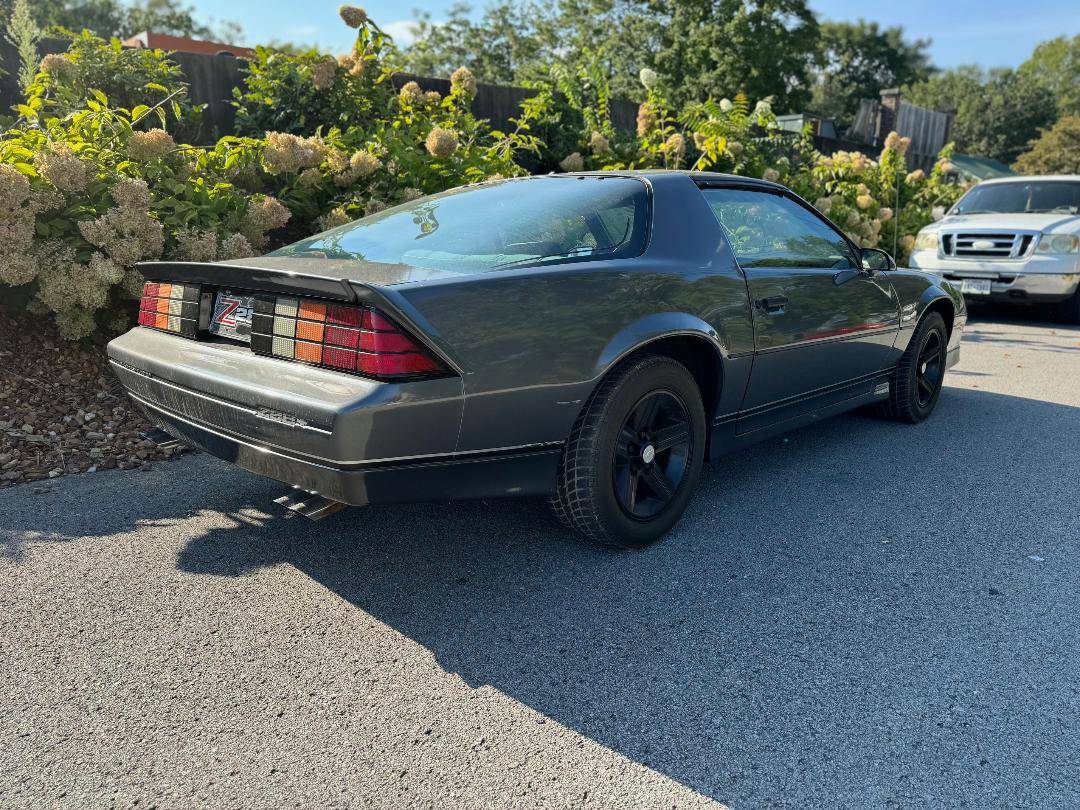 Chevrolet-Camaro-z28-1985-7