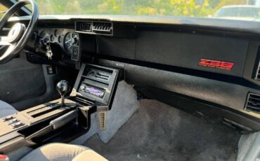 Chevrolet-Camaro-z28-1985-9