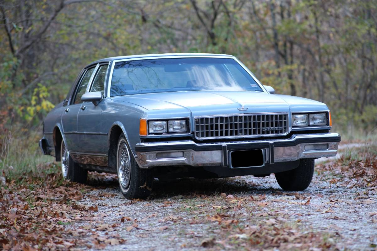 Chevrolet-Caprice-classic-braughm-1986-10