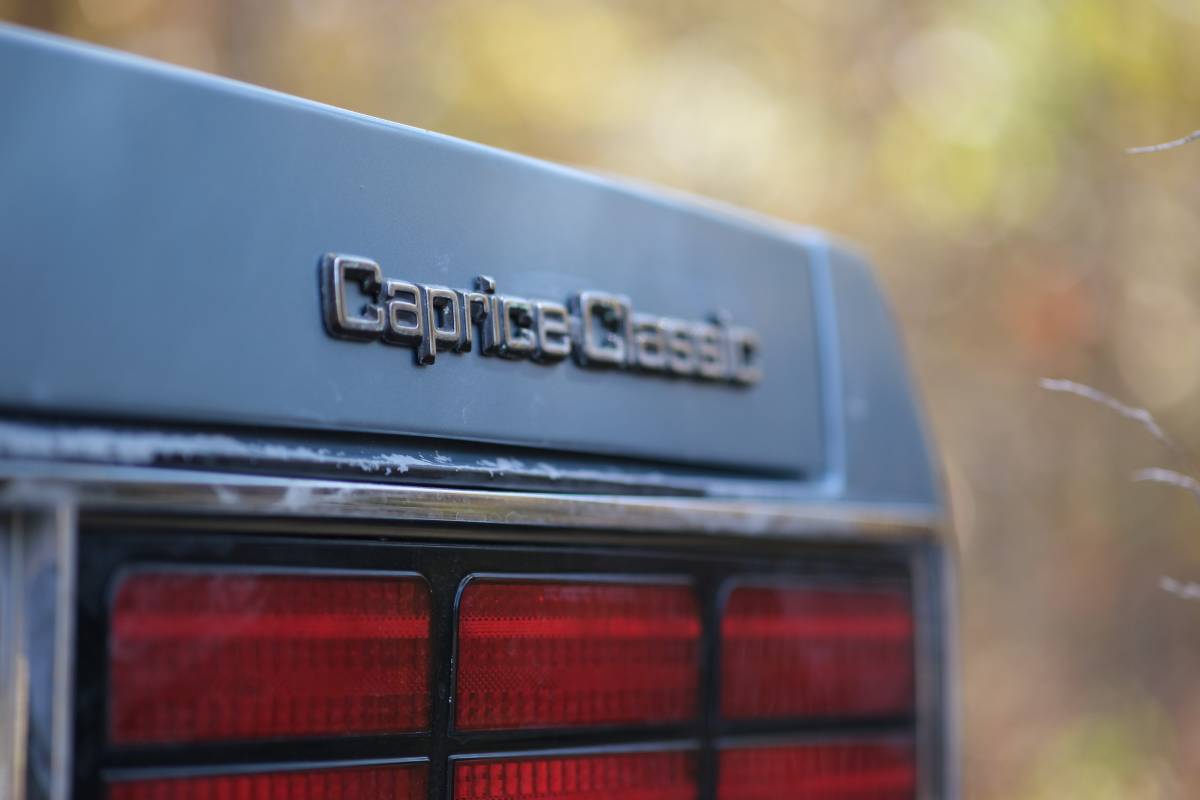 Chevrolet-Caprice-classic-braughm-1986-3