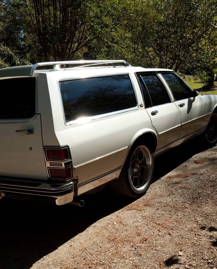 Chevrolet-Caprice-wagon-1985-2