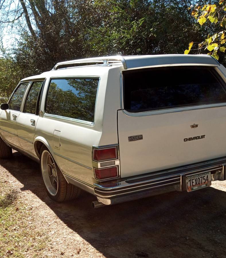 Chevrolet-Caprice-wagon-1985-3