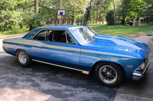 Chevrolet-Chevelle-Coupe-1966-12