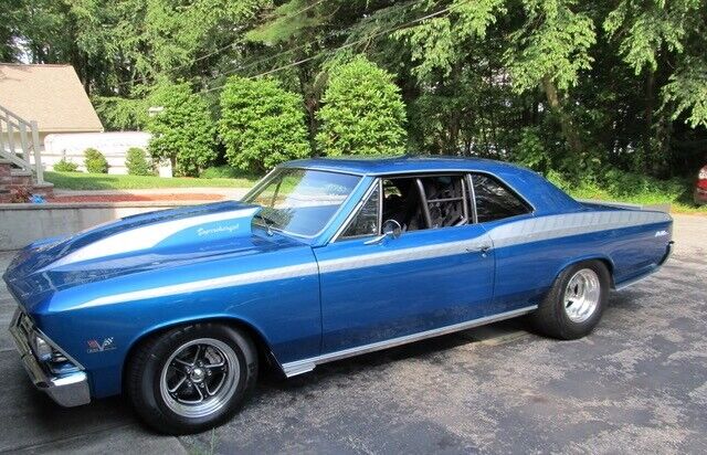 Chevrolet-Chevelle-Coupe-1966-13