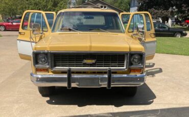 Chevrolet-Cheyenne-supersuburban-1973-3