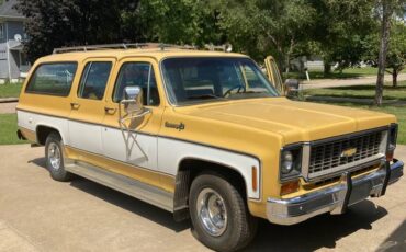 Chevrolet-Cheyenne-supersuburban-1973