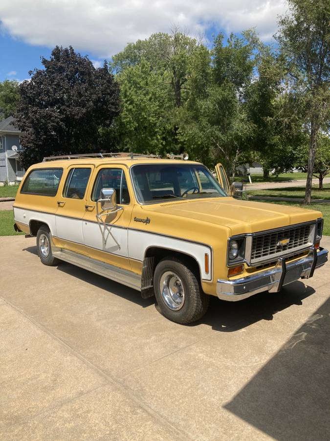 Chevrolet-Cheyenne-supersuburban-1973