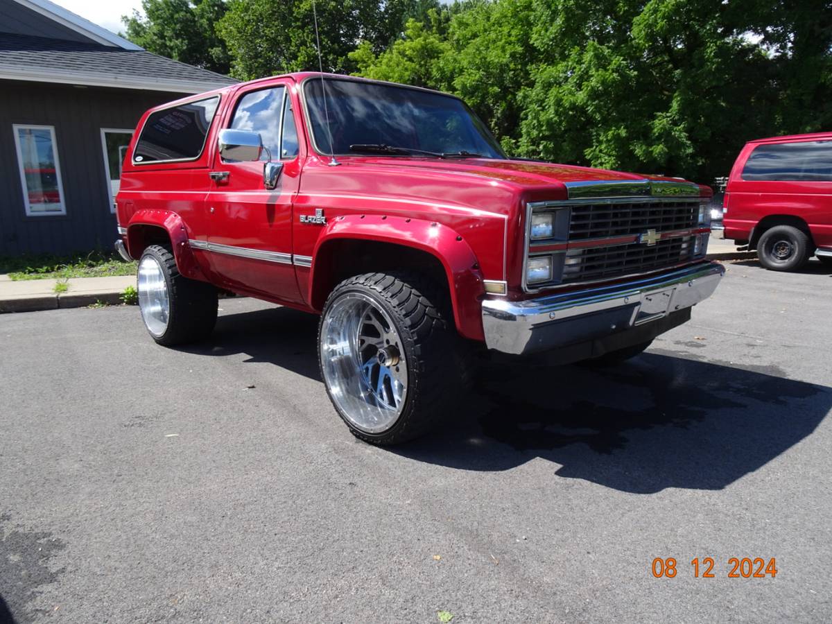 Chevrolet-Ck-10-blazer-1983-5