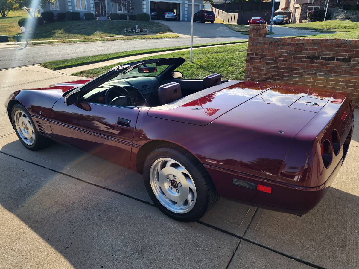 Chevrolet-Corevtte-convertible-40th-1993-19