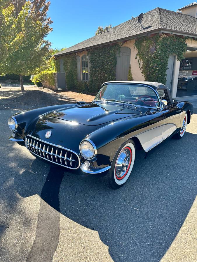 Chevrolet-Corvette-1957-2