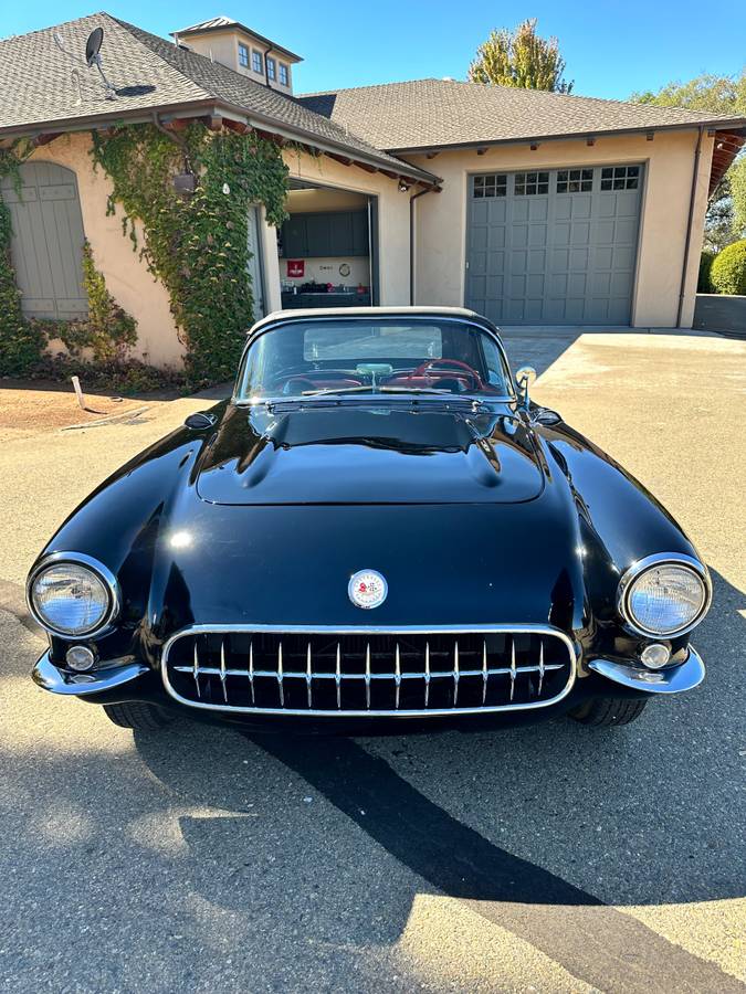 Chevrolet-Corvette-1957-4