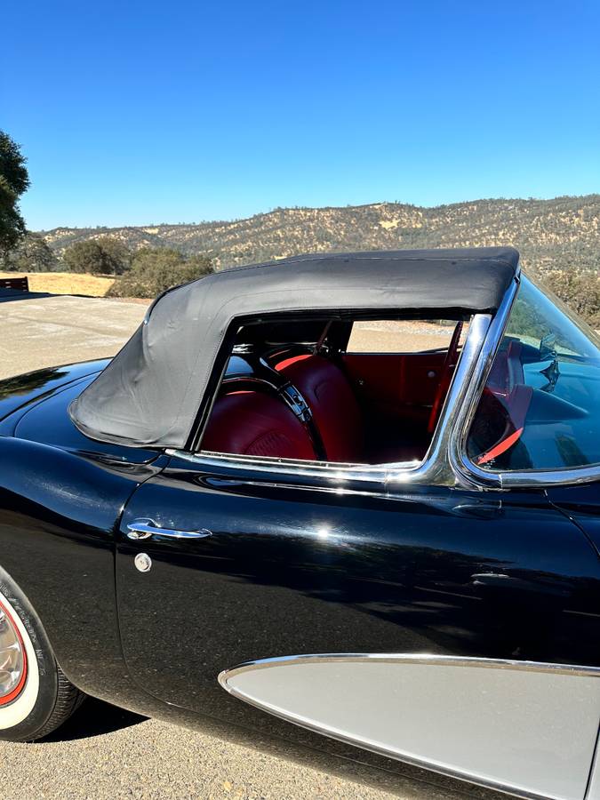 Chevrolet-Corvette-1957-5