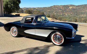 Chevrolet-Corvette-1957-6