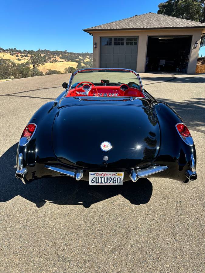 Chevrolet-Corvette-1957-7