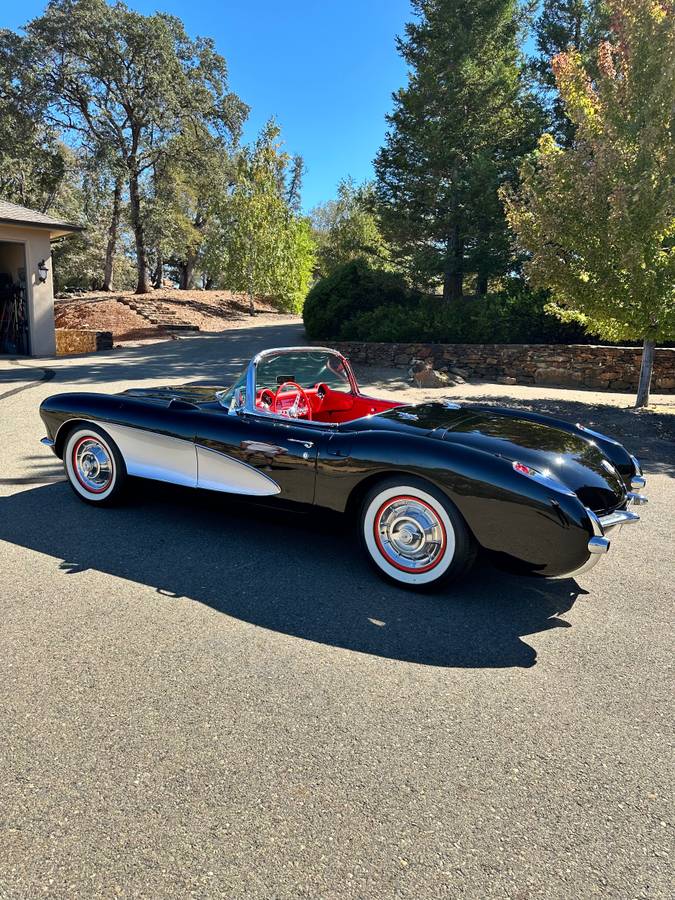 Chevrolet-Corvette-1957-8