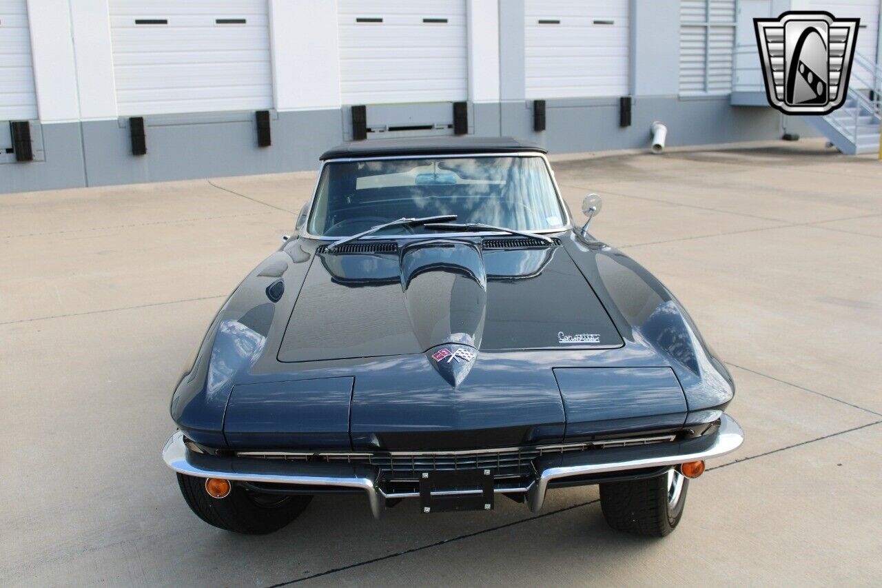 Chevrolet-Corvette-1966-10